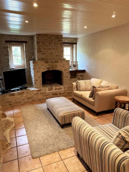 Uniquely Private Holiday Villa In The Charente Puyreaux Esterno foto
