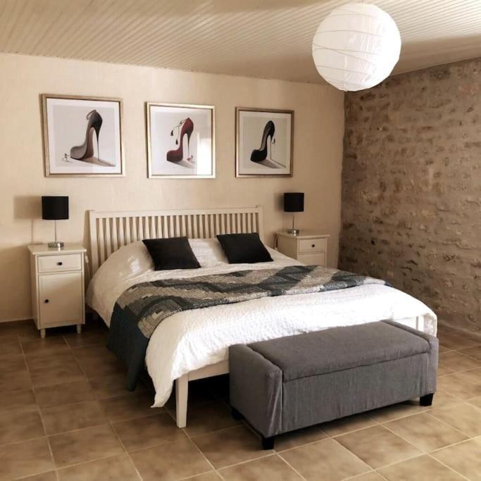 Uniquely Private Holiday Villa In The Charente Puyreaux Esterno foto
