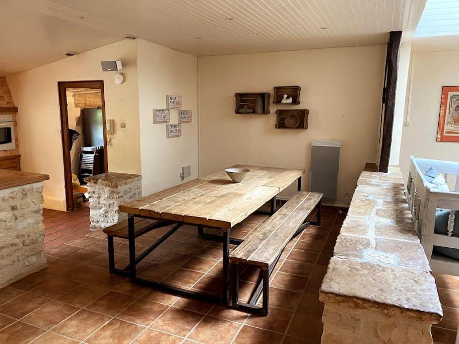 Uniquely Private Holiday Villa In The Charente Puyreaux Esterno foto
