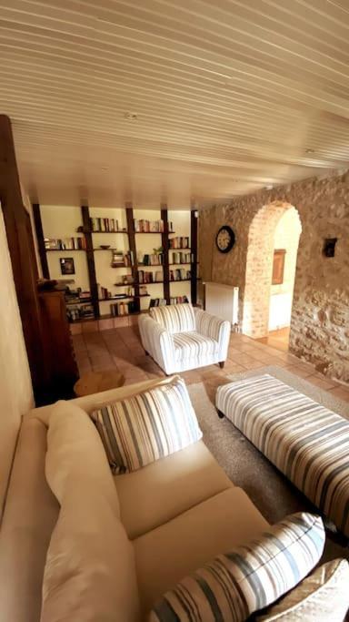 Uniquely Private Holiday Villa In The Charente Puyreaux Esterno foto