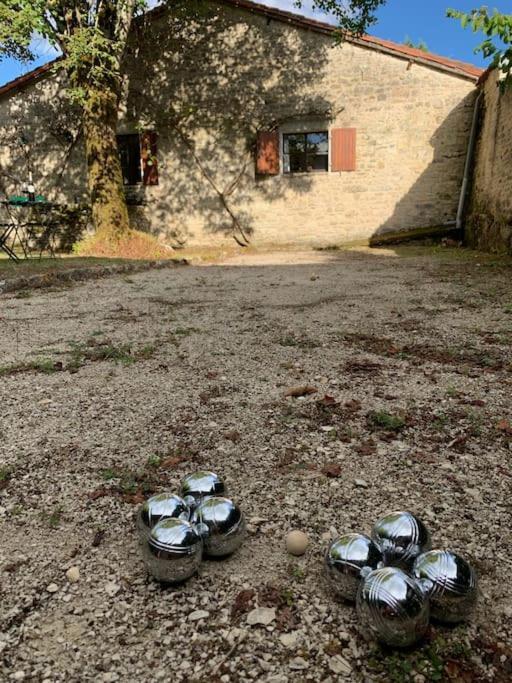 Uniquely Private Holiday Villa In The Charente Puyreaux Esterno foto